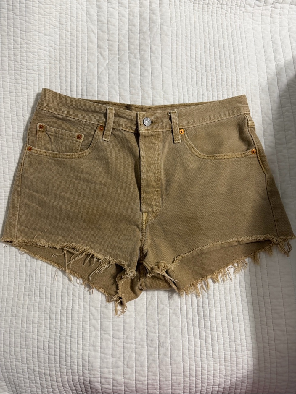 Levi’s 501 Original Cutoff Denim Shorts Tan Beige Frayed Raw Hem W32